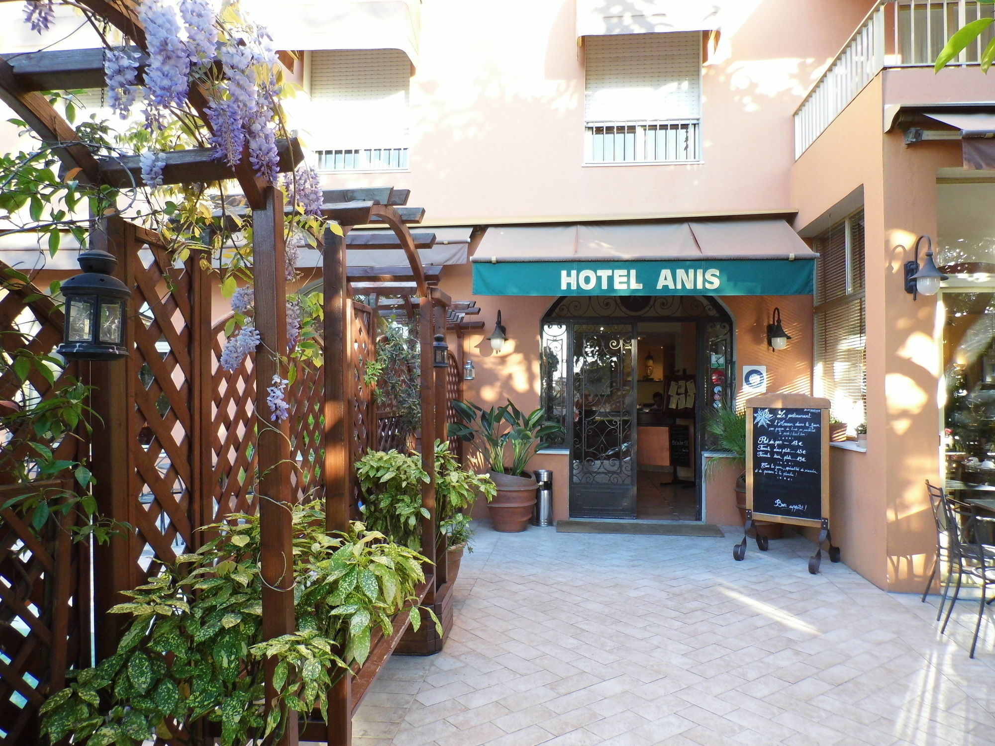 Anis Hotel Νίκαια Εξωτερικό φωτογραφία