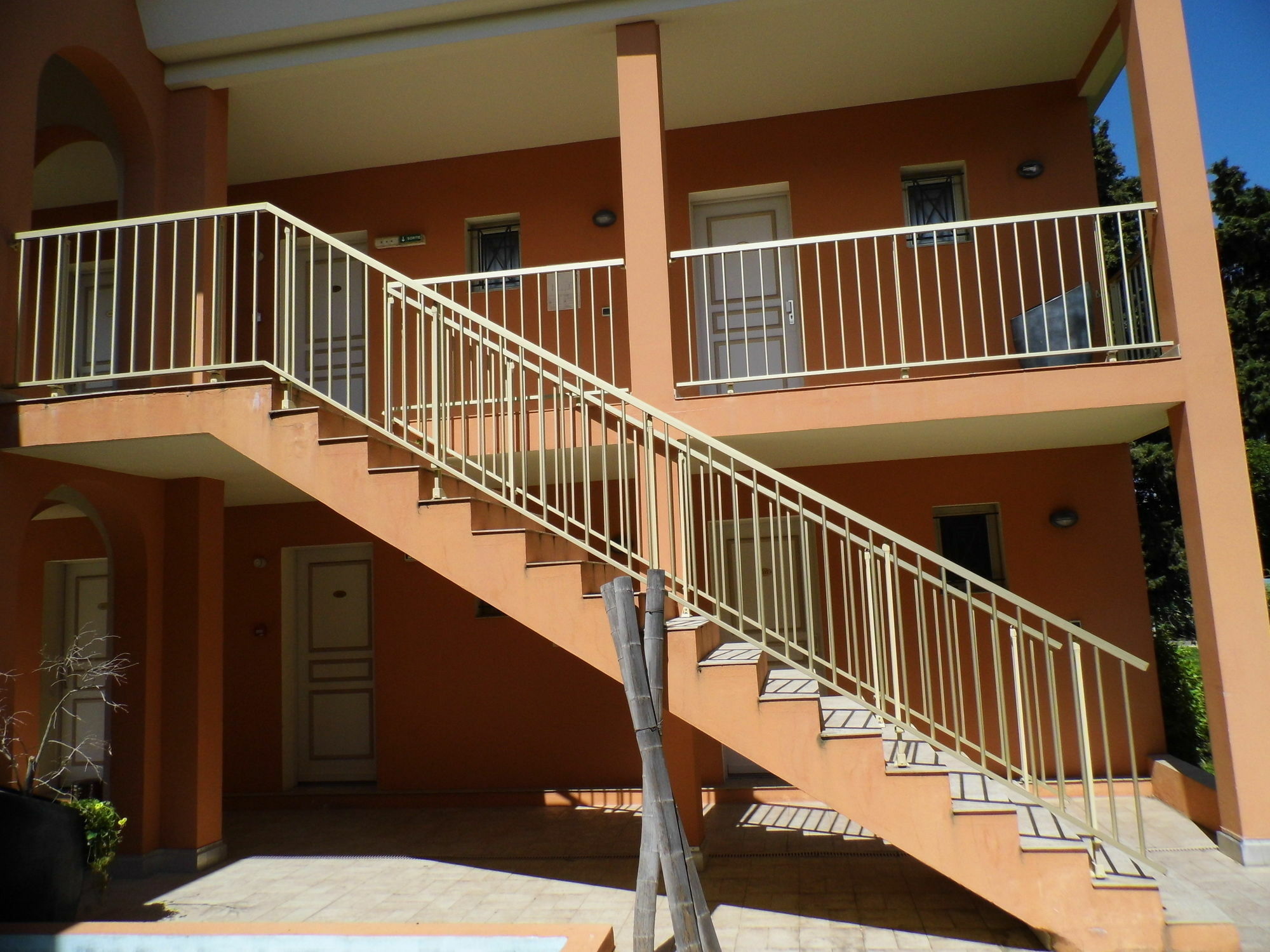 Anis Hotel Νίκαια Εξωτερικό φωτογραφία